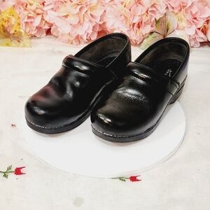 Women's Dansko Professional Boack Clogs Size: 7.5